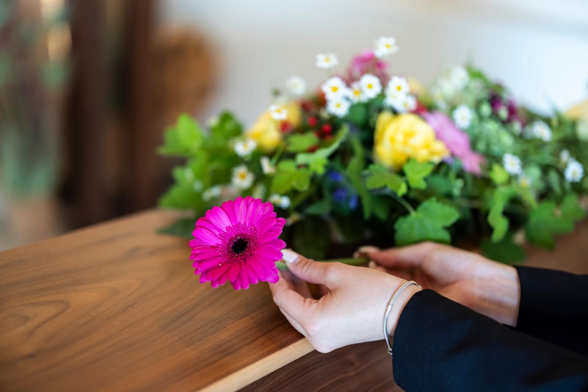 trauerfall-bestattungsunternehmen-abschiedsbruecke-emden-